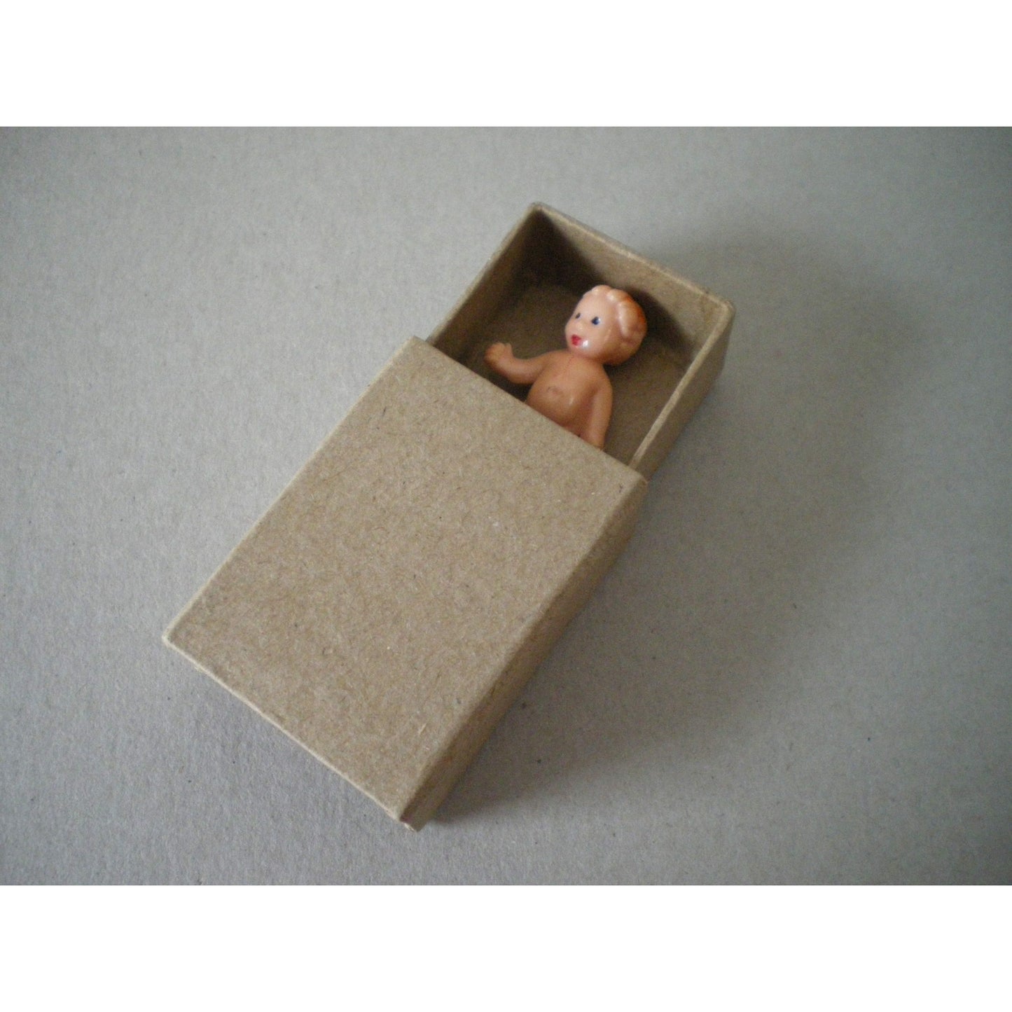 Plastic Sitting Dolls 38mm x Pack of 25