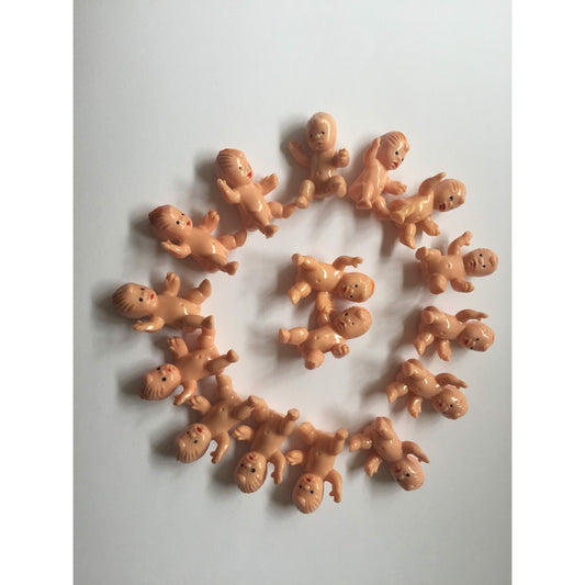 Plastic Sitting Dolls 38mm x Pack of 25